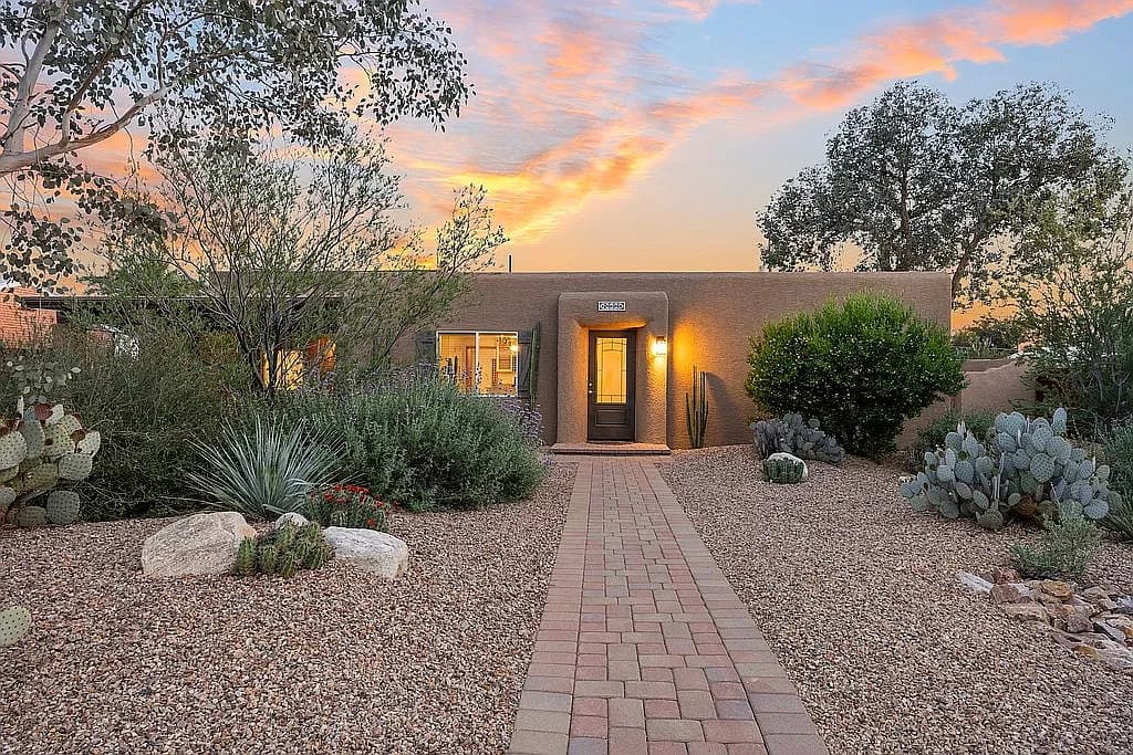 2534 E Florence Dr — exterior photo
