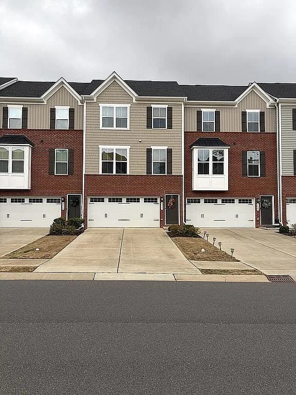 2621 Grantham Place Dr #1020C — exterior photo