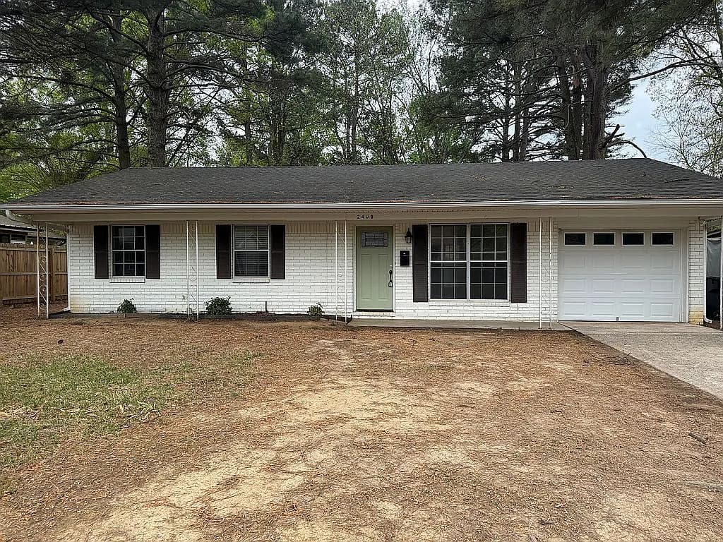2403 Parkview Cir — exterior photo