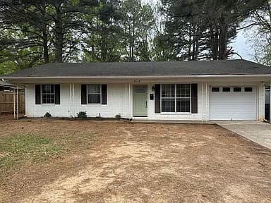 2403 Parkview Cir — exterior photo