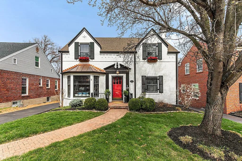 8041 Teasdale Ave — exterior photo