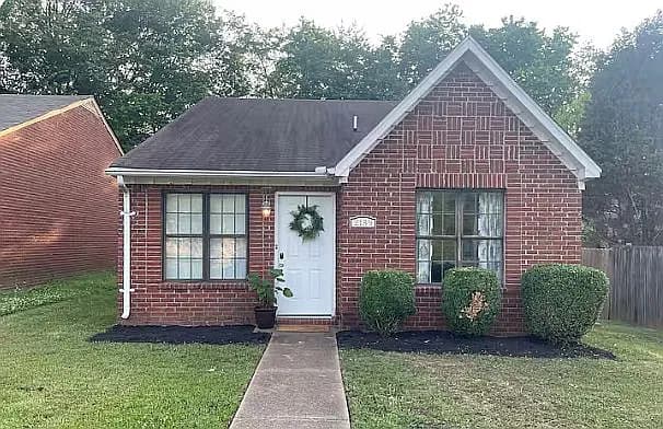 2189 E Parkway St — exterior photo
