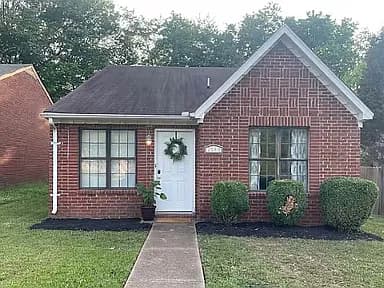 2189 E Parkway St — exterior photo