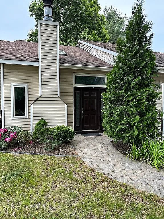 8 Green Meadow Dr — exterior photo