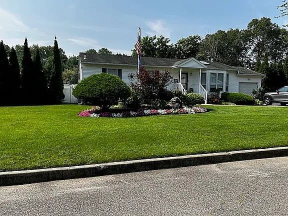 4 Kristal Ct — exterior photo