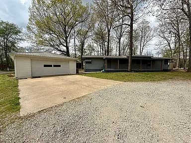 952 Cranfield Rd — exterior photo