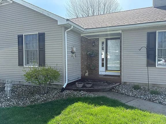 311 Cherry Blossom Ln — exterior photo