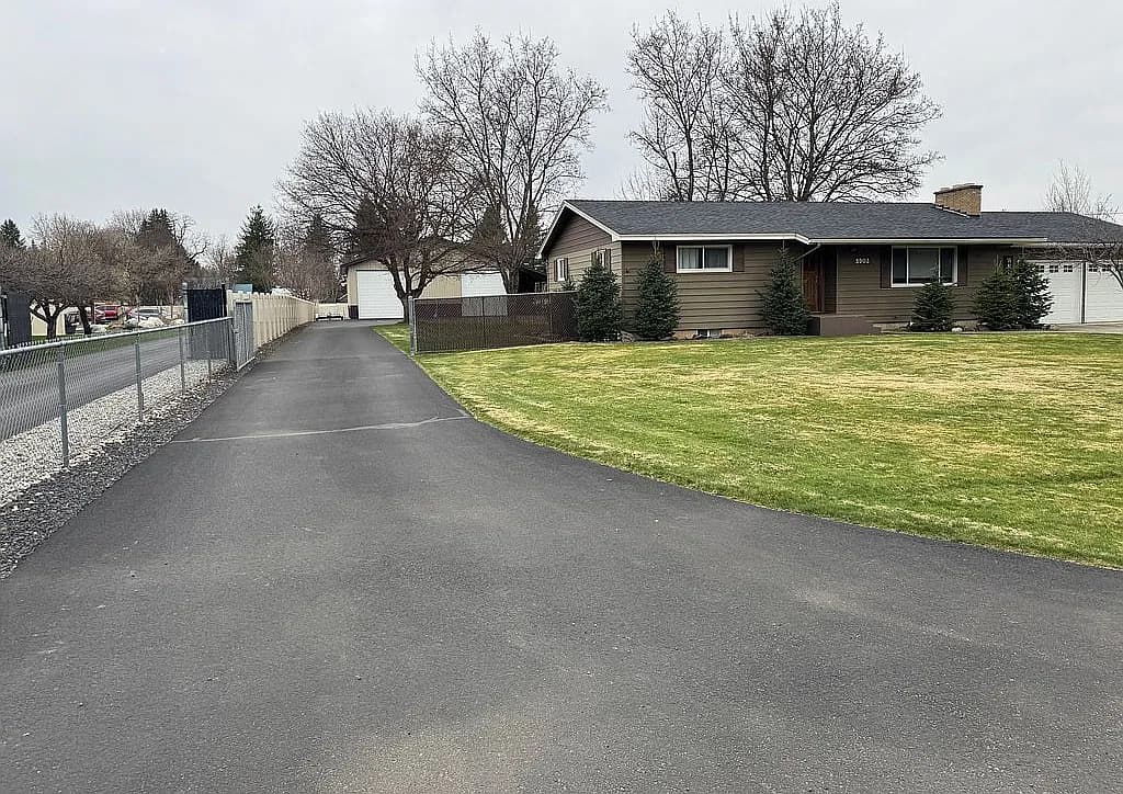 5903 N Davenport St — exterior photo