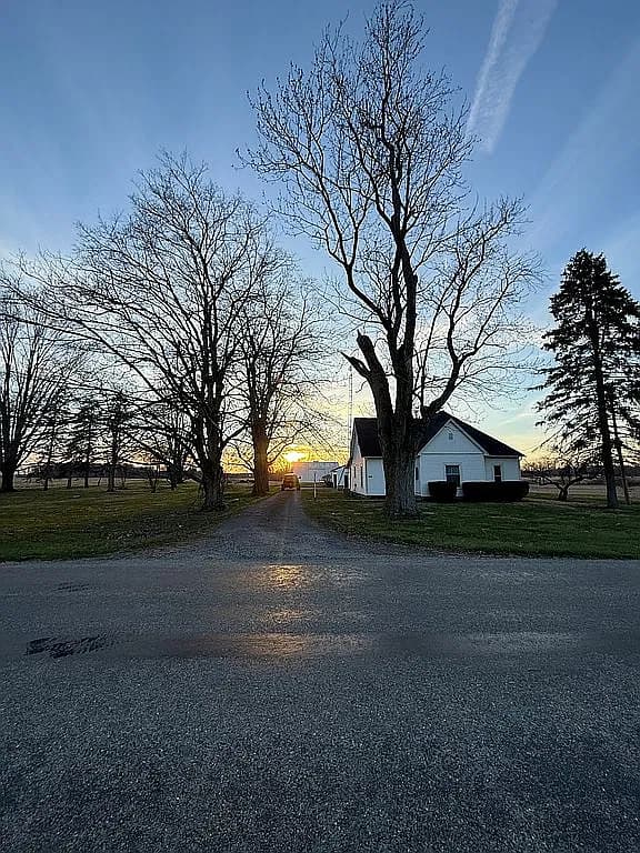 3466 N Round Barn Rd — exterior photo