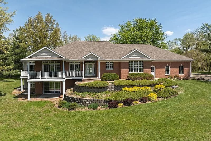 600 Woodland Dr — exterior photo