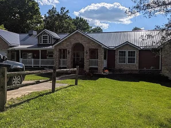 8105 Greystone Ln — exterior photo