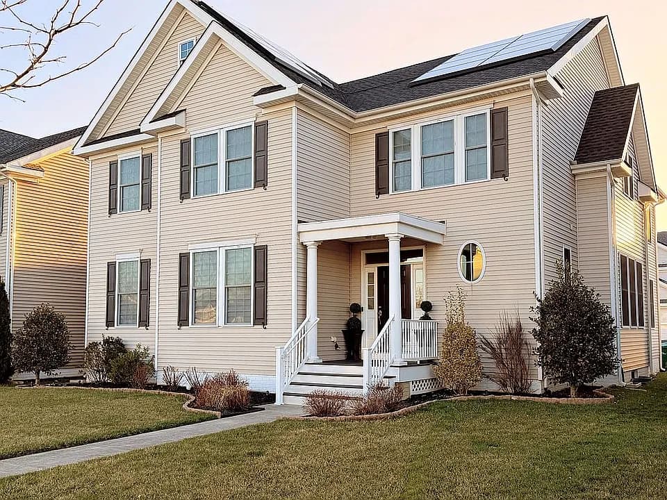 98 Applegate Way — exterior photo