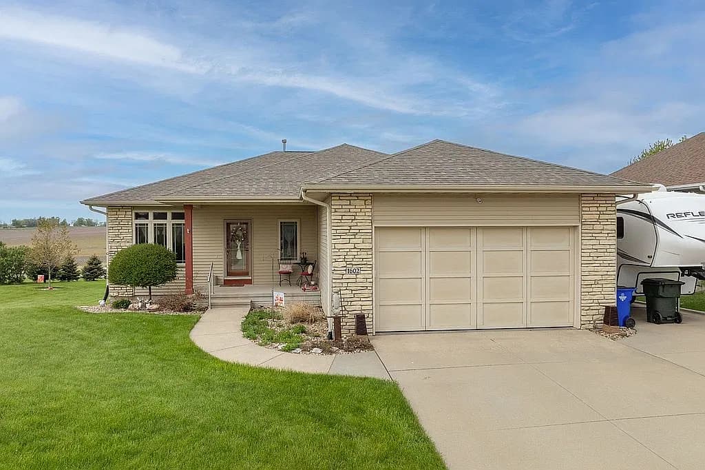 1602 Taft Dr SW — exterior photo