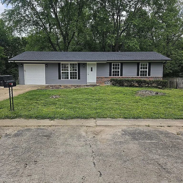 24 Madison Ct — exterior photo
