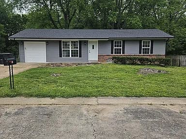 24 Madison Ct — exterior photo