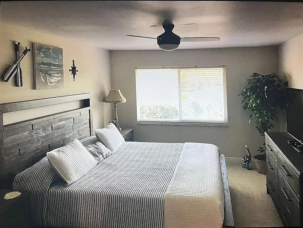 200 Palm Dr APT 4 — exterior photo