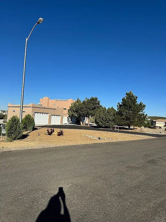 7601 Las Brisas Trl — exterior photo