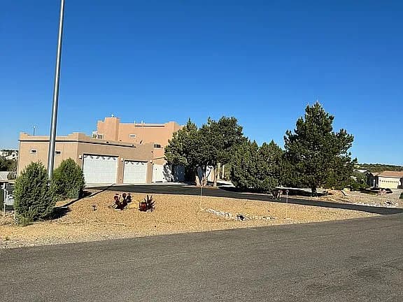 7601 Las Brisas Trl — exterior photo