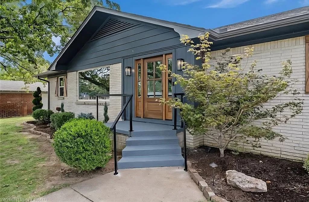 5516 Country Club Ave — exterior photo