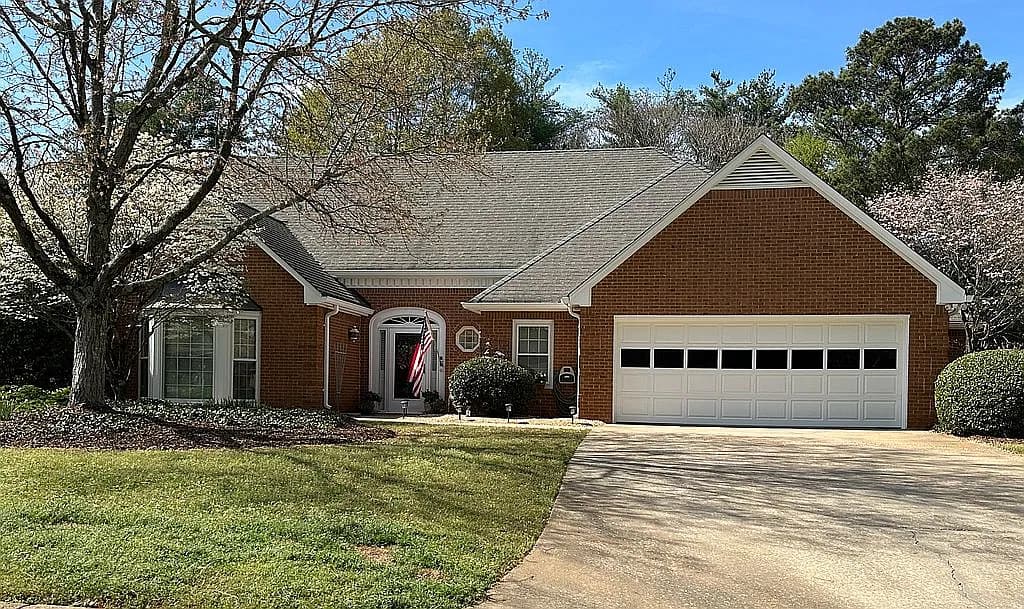 220 Stepping Stone Dr — exterior photo