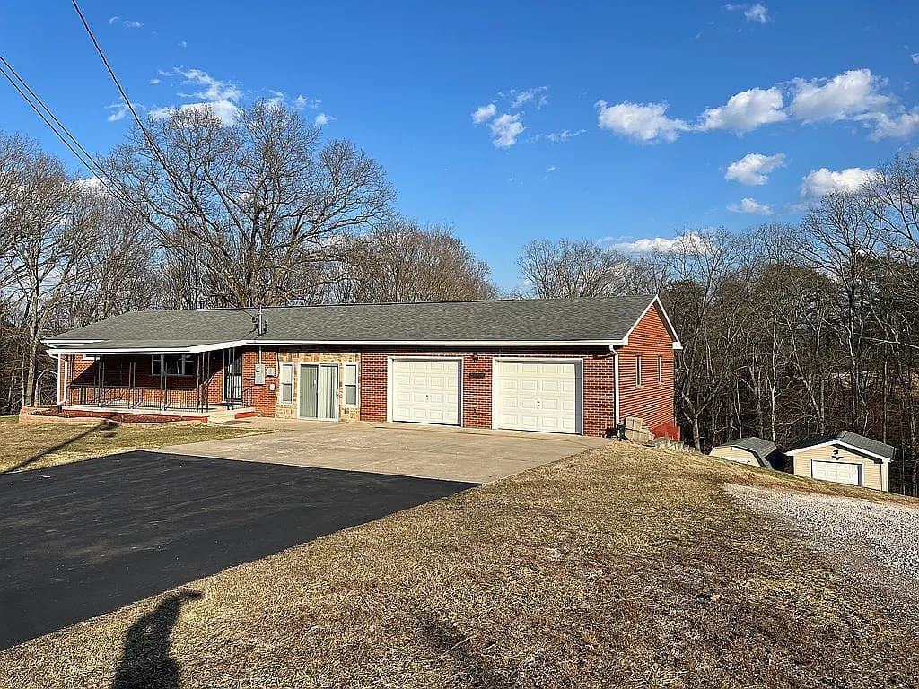558 Winding Heights Rd — exterior photo
