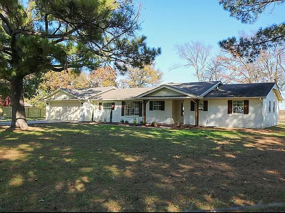 452 Sandy Ln — exterior photo