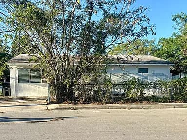 1208 3rd Ave S — exterior photo