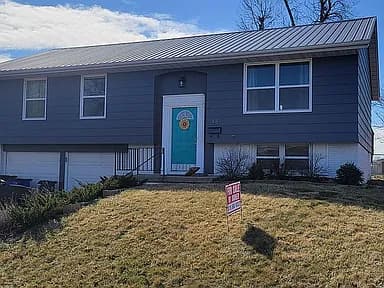 48 Fleetwood Rd NW — exterior photo