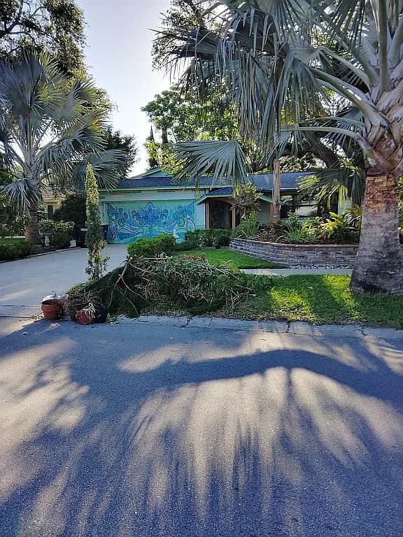 2027 Seton Dr — exterior photo