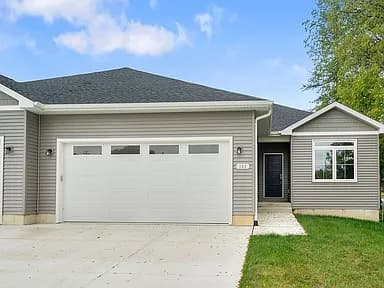 102 Bergen Dr — exterior photo