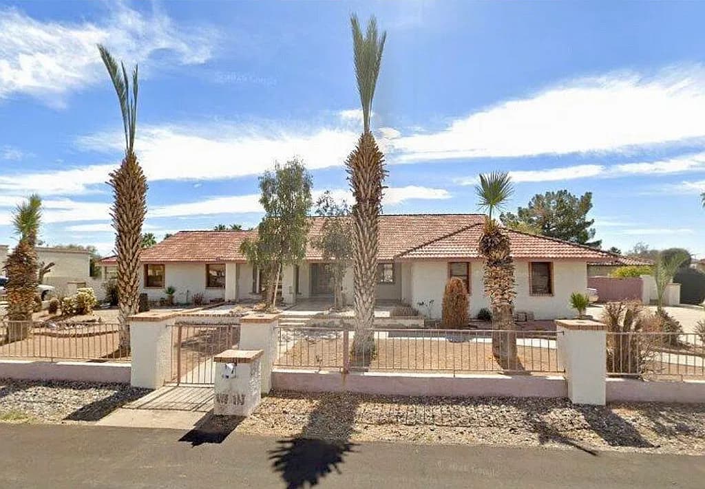 6723 W Schmidt St — exterior photo