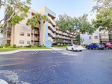 1100 Colony Point Cir APT 415 — exterior photo