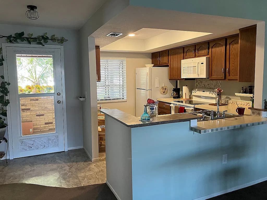 330 Mission Trl N Unit B — exterior photo