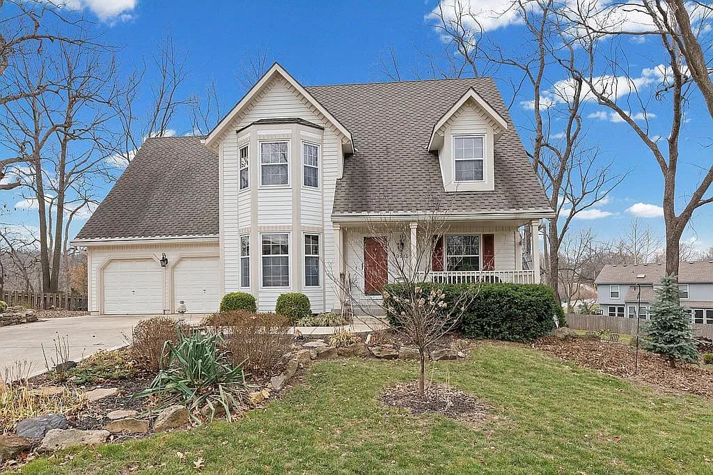 10913 Oak Dr — exterior photo