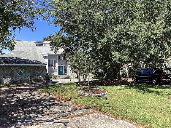 6106 Cardinal Dr — exterior photo
