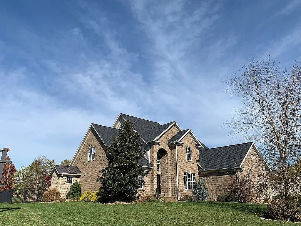 5688 Victoria Bluffs Dr — exterior photo