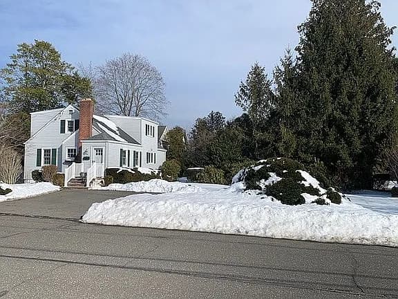 36 Burr Ave — exterior photo
