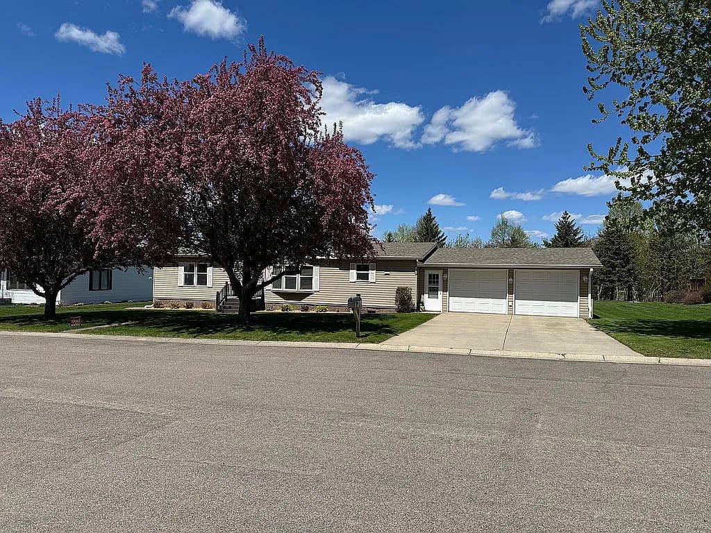 1206 Viking Dr — exterior photo