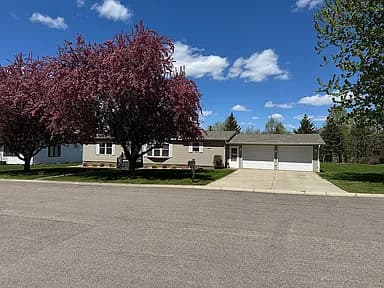 1206 Viking Dr — exterior photo