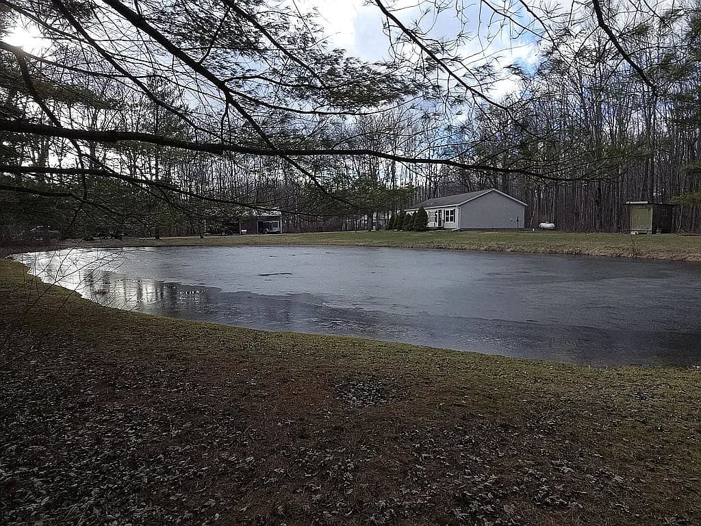 2060 W Bliss Rd — exterior photo