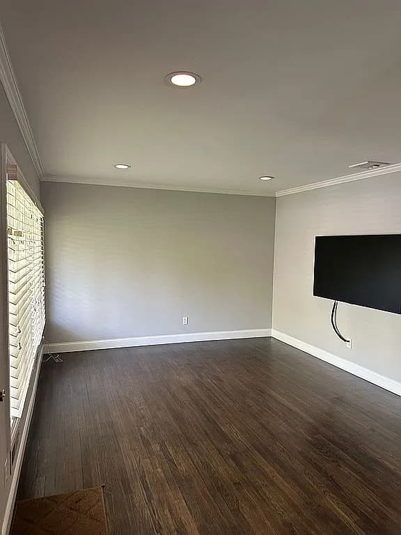 11 Saddle Ln — exterior photo