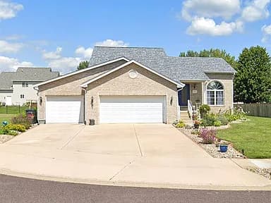 1404 Hardt Ct — exterior photo