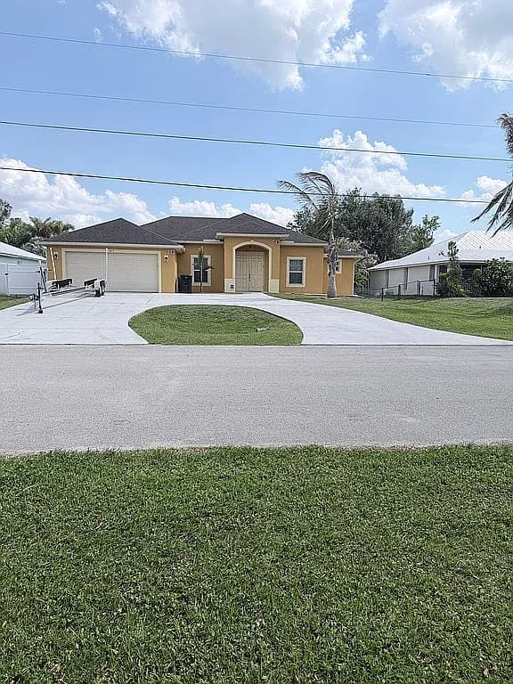 417 SW Kestor Dr — exterior photo