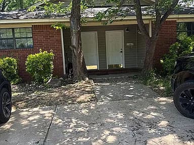 1010-1012 N Denver Ave #2 — exterior photo