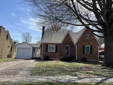320 Stark Blvd — exterior photo
