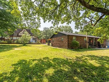 2426 County Road 462 — exterior photo