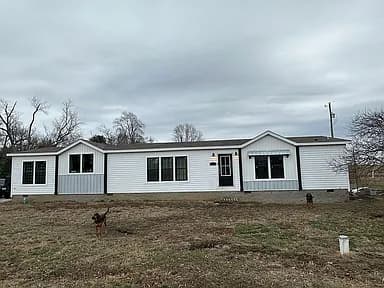7125 Sandford Rd — exterior photo