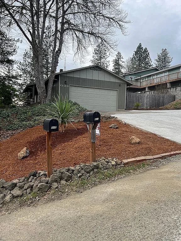 631 Terrace Ln — exterior photo
