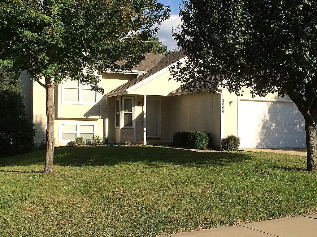 16076 Highway 432 — exterior photo
