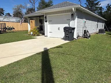 321 E Iris Ln — exterior photo